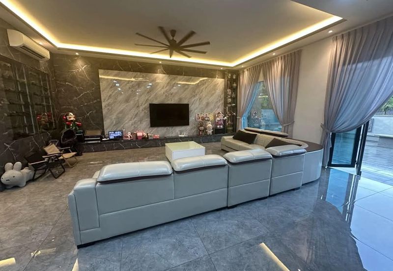 Kulai Bandar Putra / Gate A @ IOI Palm Villa / Double Storey Bungalow House