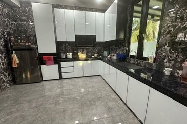 Kulai Bandar Putra / Gate A @ IOI Palm Villa / Double Storey Bungalow House