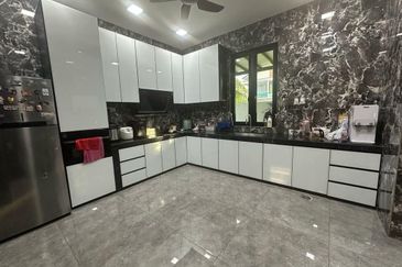 Kulai Bandar Putra / Gate A @ IOI Palm Villa / Double Storey Bungalow House