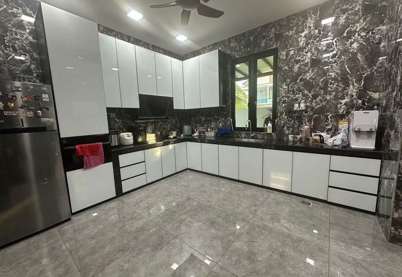 Kulai Bandar Putra / Gate A @ IOI Palm Villa / Double Storey Bungalow House