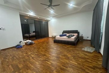 Kulai Bandar Putra / Gate A @ IOI Palm Villa / Double Storey Bungalow House