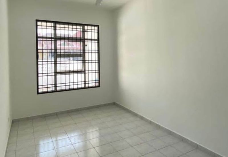 Kulai IOI - Bandar Putra - Jalan Rajawali - Full Loan 1 Storey House