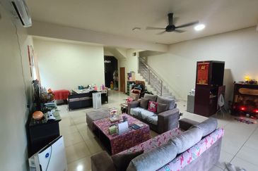 JB Taman Kempas Utama / Jalan Kempas Utama 📌 Double Storey Cluster House