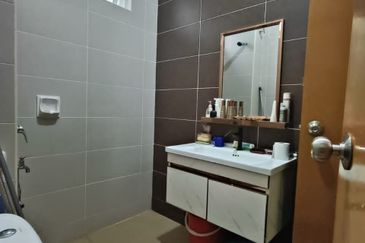 JB Taman Kempas Utama / Jalan Kempas Utama 📌 Double Storey Cluster House