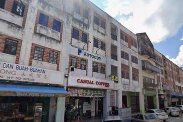Kulai Bandar Indahpura / Jalan Kenanga 29/6 / End lot 4-Storey Shoplot