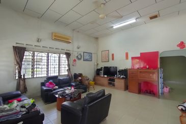 Kulai / Jalan Sekolah Cina / Single Storey bungalow 2 Unit