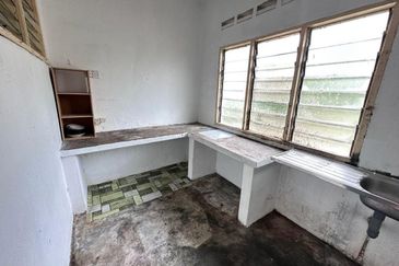 Kulai Kota Kulai /Jalan Pinang /1 Storey House Original Unit/ Full Loan Unit