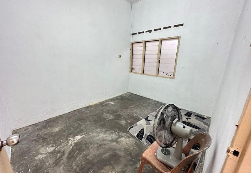 Kulai Kota Kulai /Jalan Pinang /1 Storey House Original Unit/ Full Loan Unit