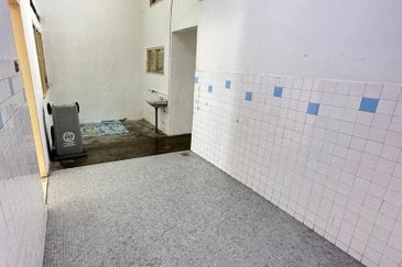 Kulai Kota Kulai /Jalan Pinang /1 Storey House Original Unit/ Full Loan Unit