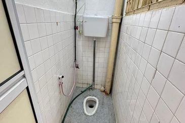 Kulai Kota Kulai /Jalan Pinang /1 Storey House Original Unit/ Full Loan Unit