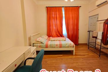 JB / Bungalow House Stulang Laut