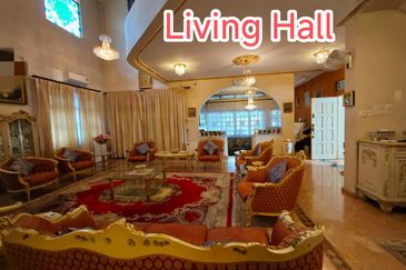 JB / Bungalow House Stulang Laut