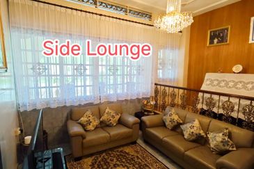 JB / Bungalow House Stulang Laut