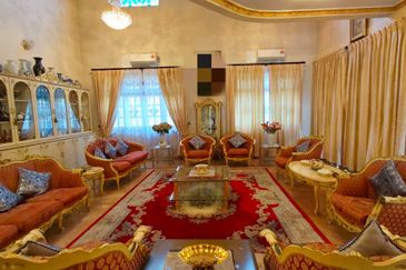 JB / Bungalow House Stulang Laut