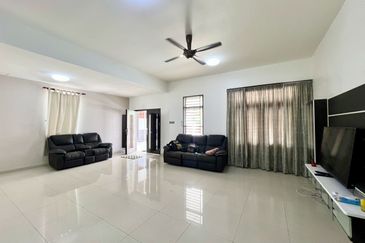 Kulai Johor Bandar Putra Double Storey Superlink End Lot Terraced House 