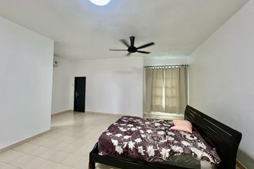 Kulai Johor Bandar Putra Double Storey Superlink End Lot Terraced House 