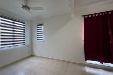 Kulai Johor Bandar Putra Double Storey Superlink End Lot Terraced House 