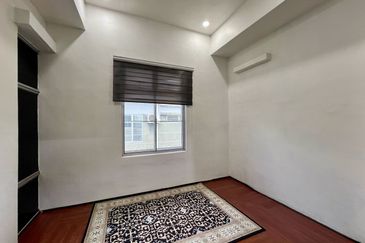 Kulai Johor Bandar Putra Double Storey Superlink End Lot Terraced House 