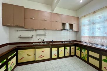 Kulai Johor Bandar Putra Double Storey Superlink End Lot Terraced House 