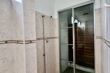 Kulai Johor Bandar Putra Double Storey Superlink End Lot Terraced House 