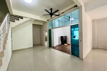 Kulai Johor Bandar Putra Double Storey Superlink End Lot Terraced House 