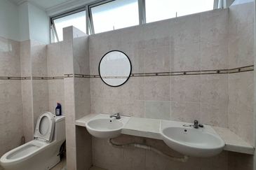 Kulai Johor Bandar Putra Double Storey Superlink End Lot Terraced House 