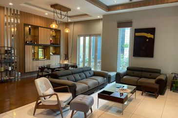 Kulai Taman Lagenda Putra / Double Storey Semi D (End Lot Unit) 