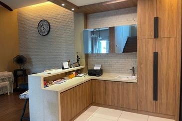 Kulai Taman Lagenda Putra / Double Storey Semi D (End Lot Unit) 