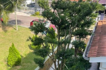 Kulai Taman Lagenda Putra / Double Storey Semi D (End Lot Unit) 