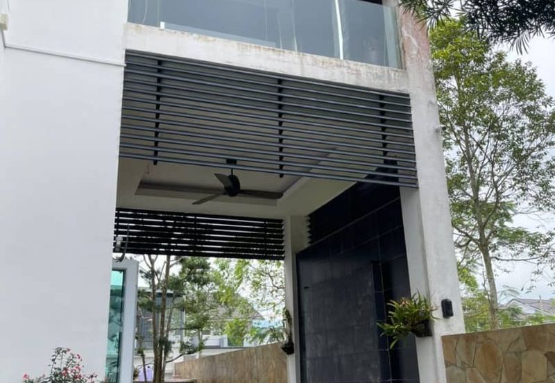 Kulai Taman Lagenda Putra / Double Storey Semi D (End Lot Unit) 