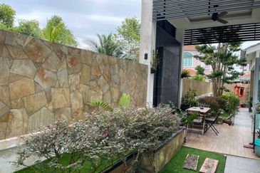 Kulai Taman Lagenda Putra / Double Storey Semi D (End Lot Unit) 