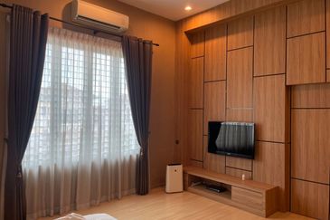 Kulai Taman Lagenda Putra / Double Storey Semi D (End Lot Unit) 