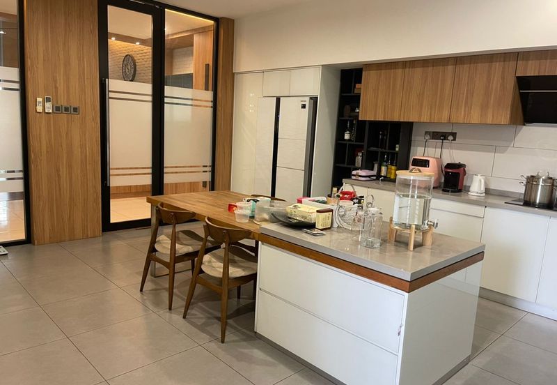 Kulai Taman Lagenda Putra / Double Storey Semi D (End Lot Unit) 