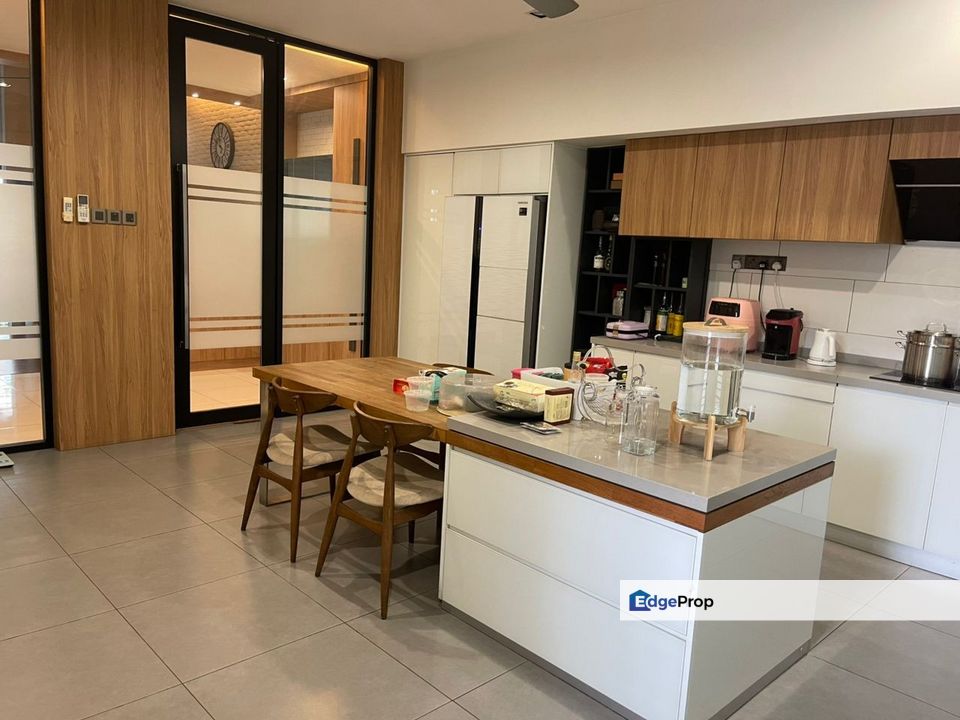 Kulai Taman Lagenda Putra / Double Storey Semi D (End Lot Unit) , Johor, Kulai