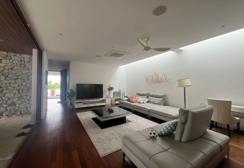 Iskandar Puteri / Ledang Heights / Bungalow House with private pool