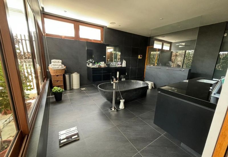 Iskandar Puteri / Ledang Heights / Bungalow House with private pool