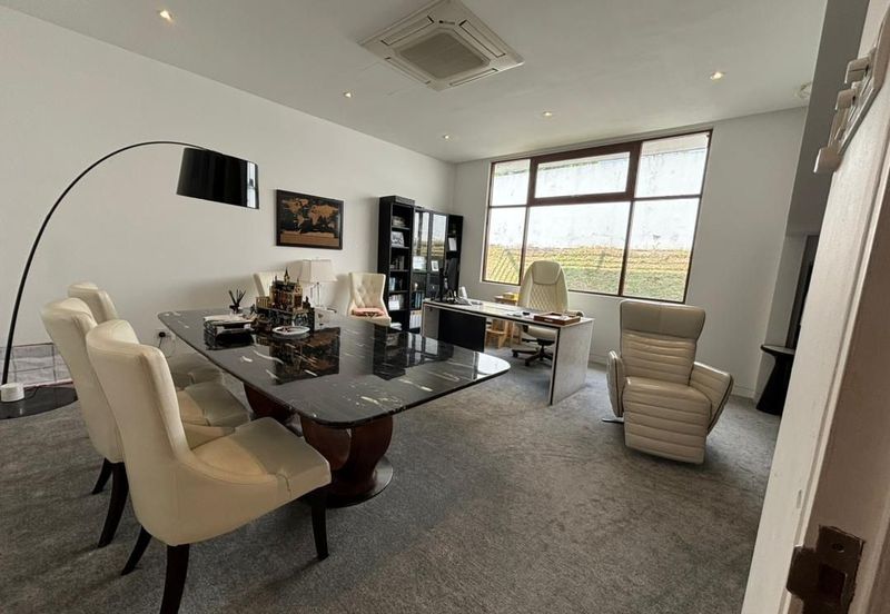 Iskandar Puteri / Ledang Heights / Bungalow House with private pool