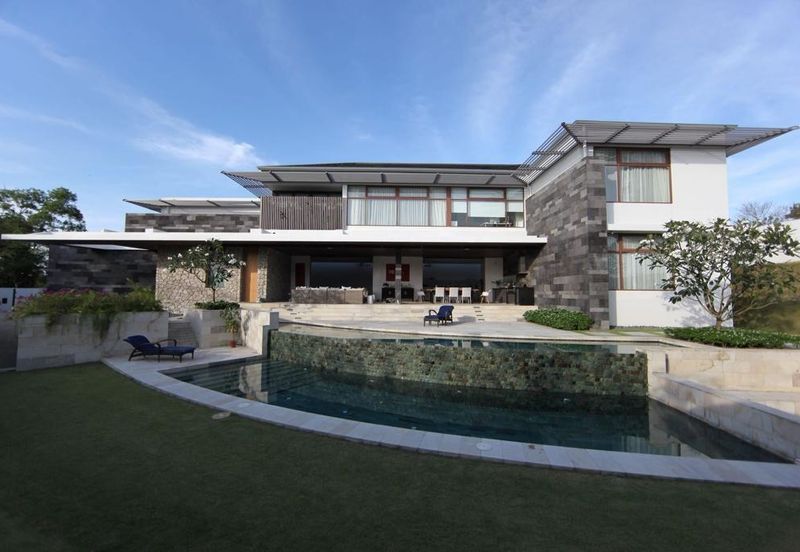 Iskandar Puteri / Ledang Heights / Bungalow House with private pool