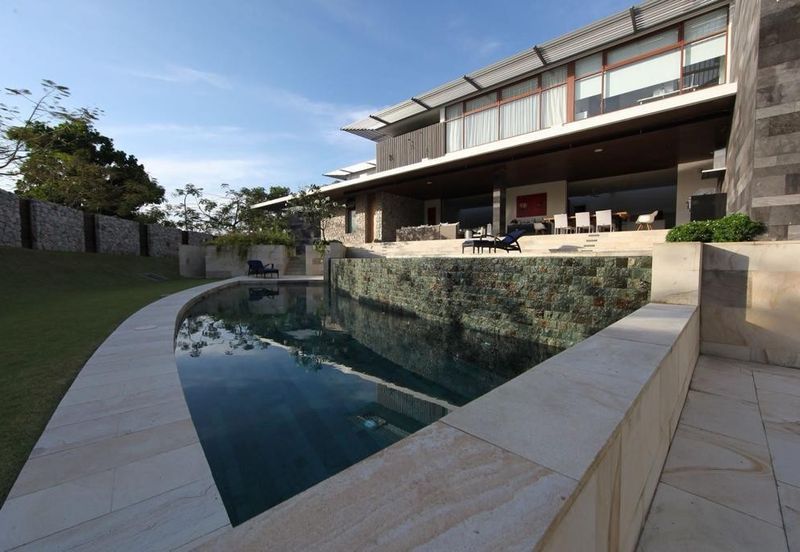 Iskandar Puteri / Ledang Heights / Bungalow House with private pool