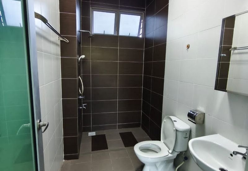 Skudai Sutera Utama - The Seed - Ground Floor Unit - including 600 sqft private garden with shelter