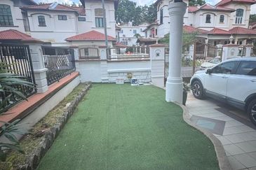 Ulu Tiram / Taman Pelangi Indah / Jln Pesona / 2.5 Storey Semi-D