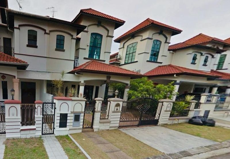 Ulu Tiram / Taman Pelangi Indah / Jln Pesona / 2.5 Storey Semi-D