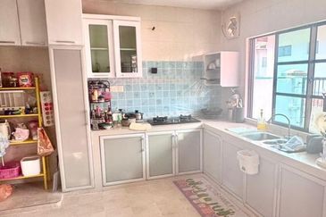 Ulu Tiram / Taman Pelangi Indah / Jln Pesona / 2.5 Storey Semi-D