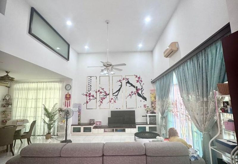 Ulu Tiram / Taman Pelangi Indah / Jln Pesona / 2.5 Storey Semi-D