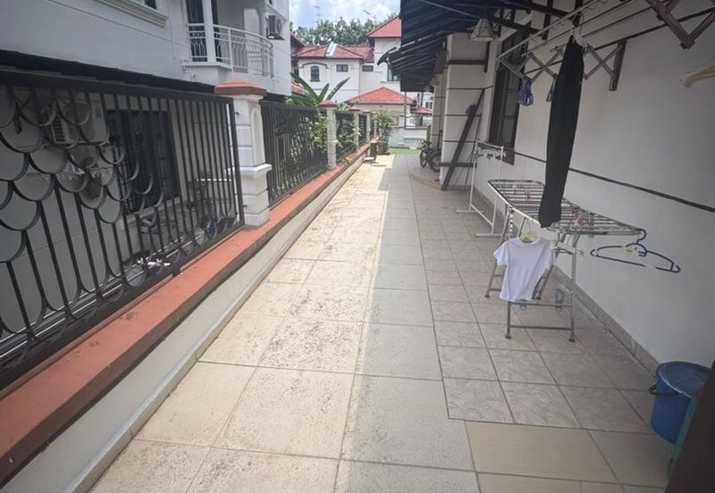 Ulu Tiram / Taman Pelangi Indah / Jln Pesona / 2.5 Storey Semi-D
