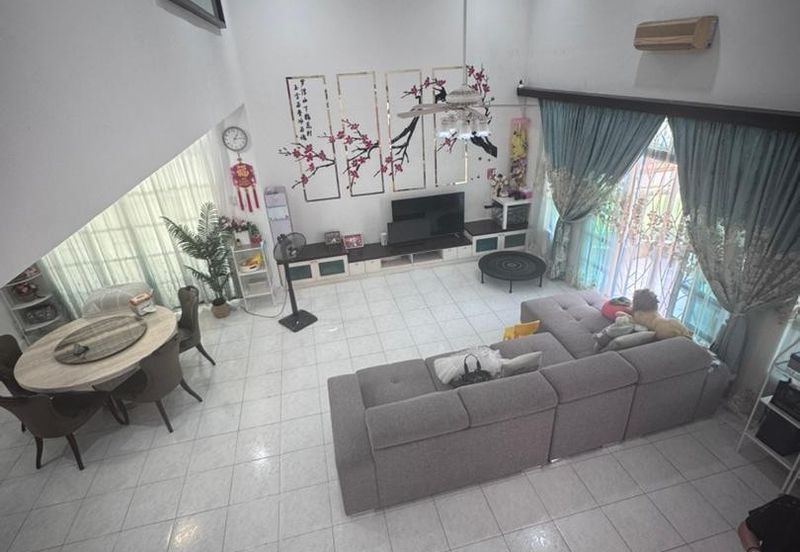 Ulu Tiram / Taman Pelangi Indah / Jln Pesona / 2.5 Storey Semi-D