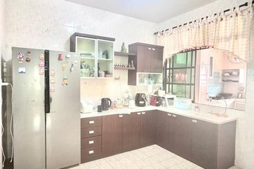 Ulu Tiram / Taman Pelangi Indah / Jln Pesona / 2.5 Storey Semi-D