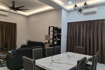 Kulai / Taman Lagenda Putra  / Double Storey Cluster Semi Detached / 古来太子丽景园豪华双层半独立出售