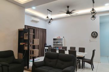 Kulai / Taman Lagenda Putra  / Double Storey Cluster Semi Detached / 古来太子丽景园豪华双层半独立出售