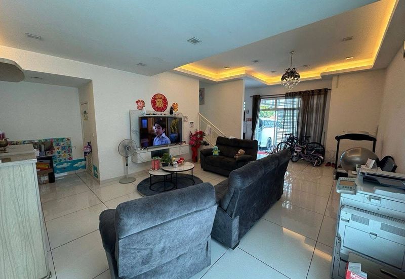 Kulai Lagenda Putra /Jalan Lagenda 53/  Double Storey End Lot House